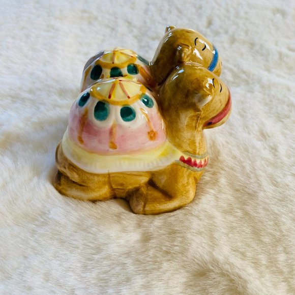 Lefton Coin Bank Double Camel Loving Couple 4 X 3.25 inches 2003 - Picture 4 of 12